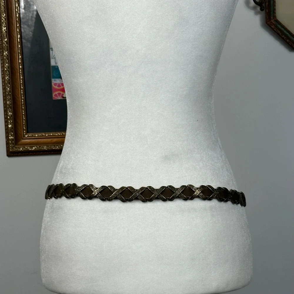 Suzi Roher size medium